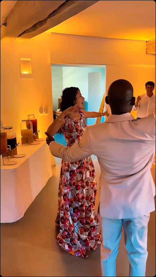 Petit comité grosse ambiance
Algerie Cameroun 🇩🇿🇨🇲
#mariage #djmariage #dj