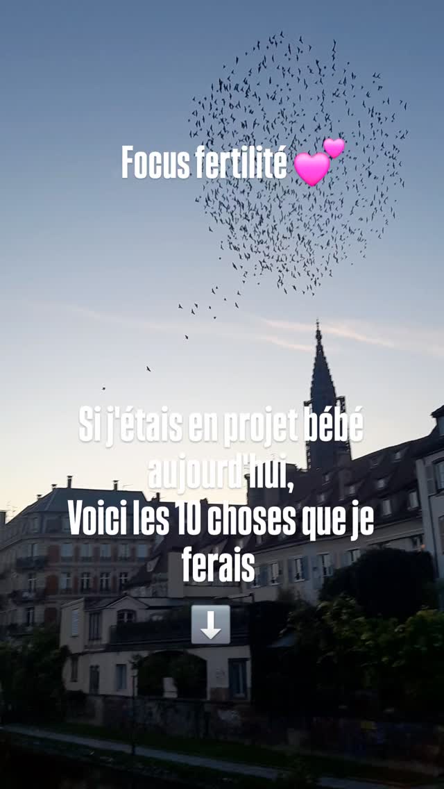 1. J'apprendrais la symptothermie (observation du cycle + prise de la température basale) pour connaître précisément ma fenêtre de fertile et mon/mes jours les plus fertiles dans cette fenêtre.
💕 La réalité est parfois loin de ce qu'on s'imagine... :)
2. J'adopterais un régime méditerranéen, avec un focus sur les anti-oxydants
🫐 Qualité ovulatoire, inflammation, diversité du microbiote, stabilité de la glycémie
3. Je mangerais 2 petits poissons gras par semaine + 1 autre poisson ou produit de la mer pour couvrir mes apports en oméga 3 assimilables et en iode
🐟 Qualité ovulatoire, équilibre hormonal, inflammation, fluidité membranaire
4. Je privilégerierais le bio ou l'agriculture raisonnée (sinon trempage et lavage avec du bicarbonate de soude pour les fruits et légumes qui se consomment avec la peau), idem pour l'élevage et les œufs (nourriture des animaux, antibiotiques etc)
🌱Pesticides et autres perturbateurs endocriniens, métaux lourds
5. Je filtrerais mon eau
💧Perturbateurs endocriniens, pesticides, métaux lourds etc
6. Je troquerais mes poëles en teflon contre de l'inox, et je jetterais mes tuperware en plastique.
🍳Jetez vos poëles en teflon dès qu'elles sont rayées !!
7. Je dormirai 7h30- 8h par nuit minimum 😴
8. J'arrêterai (ou je diminuerai) l'alcool
🍺Inflammation, foie, qualité ovulatoire et soutien de la progestérone
9. Si je suis très sportive, je diminuerais un peu l'intensité ou j'augmenterais légèrement mon apport calorique. Ce n'est pas le moment de trop stresser l'organisme ou de taper dans les réserves.
⛹️♀️ Un très léger excédent calorique est plus sécurisant pour le corps lorsqu'on souhaite concevoir.
10. J'utiliserais des cosmétiques et du parfum naturels ou avec une compo très clean, et je privilégerais au maximum les matières textiles naturelles pour mes prochains achats neufs: vêtements, mobilier (matelas, canapé...),
🧴 Plastique (polyester...), Perturbateurs endocriniens +++ et autres composés neurotoxiques (retardateurs de flamme, multi-traitements et solvants toxiques).
11. Bonus: je normaliserais mon statut en Vit D !
#fertilité #naturopathie #santéhormonale #hormones #cycleféminin #symptothermie #grossesse
