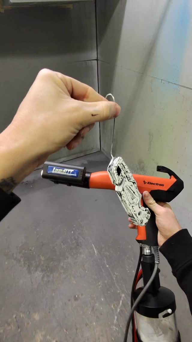 Animated Fastback!
Getting comfortable with the electron with more smaller custom stuff now that we got the cup attachment🙏🏻
#palmerspowders
#prismaticpowders
#coatingsbycoates
#lumaiii
#custompowdercoating