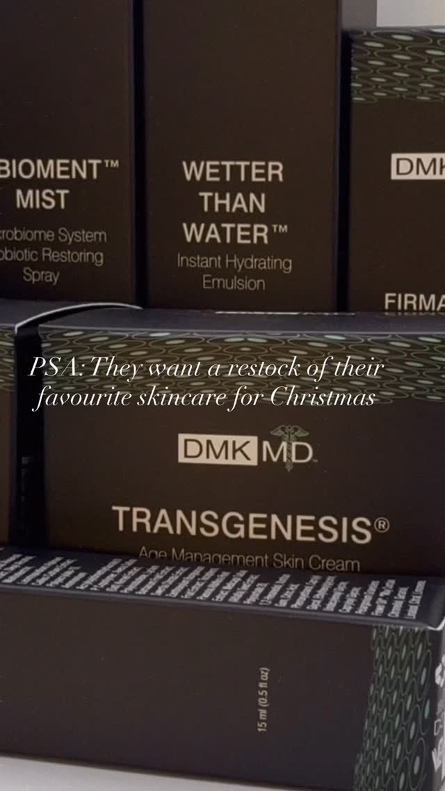 if glowing skin is on their christmas list, the DMK MD Collection is the answer 💚🖤
Gift better this year