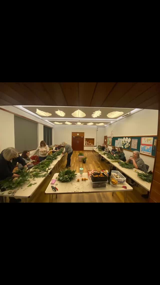 A fun couple of days of wreath workshops. I still have some spaces closer to Christmas for table centre pieces if you would like more info let me know…
#positivevibes #learnsomethingnew #christmasdécor #doorwreath