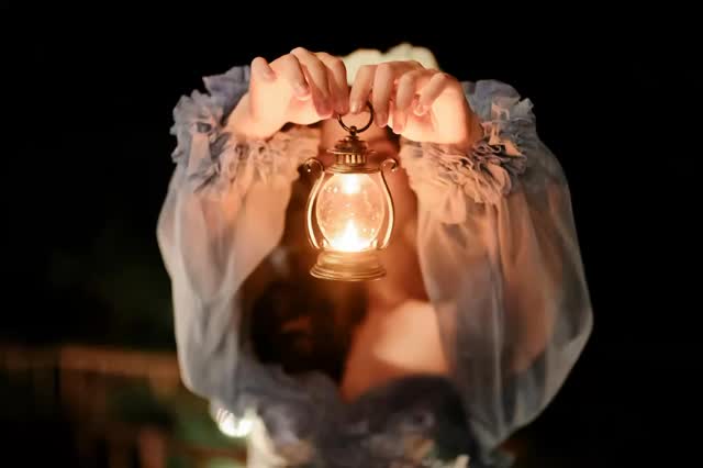 Verwonderrijk is een wandeling geleid door lichtjes op het landgoed Calorama. Een wandeling waarbij jij jouw eigen unieke lichtje mag schijnen en zo de magische huisjes kan ontdekken. ✨
*
#noordwijk #leiden #hillegom #lisse #noordwijkerhout #sassenheim #katwijk #rijnsburg #verbinding #gezin #gezinsuitje #magisch