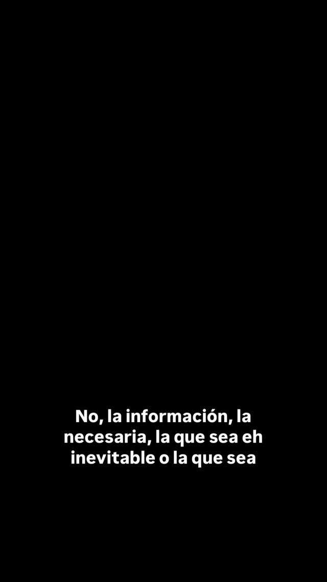 Un exceso de instrucciones puede saturar la atención del jugador. La literatura en psicología del deporte muestra que demasiada información incrementa la carga cognitiva, dificulta detectar las claves relevantes y afecta la toma de decisiones, tanto en etapas formativas como en niveles avanzados.
Como explica Luis Enrique, ofrecer indicaciones concretas, específicas y claras facilita que el deportista procese solo lo esencial, mantenga el foco y ejecute con mayor eficacia.
La claridad no es simplificación: es una estrategia basada en evidencia para mejorar aprendizaje, autonomía y rendimiento.
Vídeo original: Medios oficiales de la Selección Española / Real Federación Española de Fútbol (RFEF)
Hashtags:
#PsicologíaDelDeporte #RendimientoDeportivo #AtenciónYConcentración #AprendizajeMotor #TomaDeDecisiones #Entrenadores #CoachingDeportivo #MetodologíaDeEntrenamiento #PsicologíaAplicada #DeporteFormativo #Fútbol #PsicologíaMarcSB #Psicólogodeportivo #AltoRendimiento #LuisEnrique #Fútbol #Comunicación #PsicólogoSanitario #PsicólogoOnline #PsicólogoPresencial