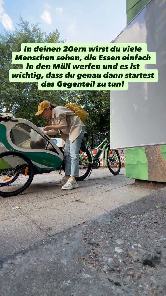 Wichtig! 🤝😏
Nicht immer auf andere hören, nicht immer das tun was andere tun, einfach aufs eigene Bauchgefühl hören, dann kann man eigentlich nur Lebensmittel retten statt wegwerfen. 🤷🏻♀️😁🙂↕️
P.s.: das war ein ganzer Beutel Kiwis die im Müll landen sollten, obwohl sie die perfekte Reife hatten 🤌🏻😭