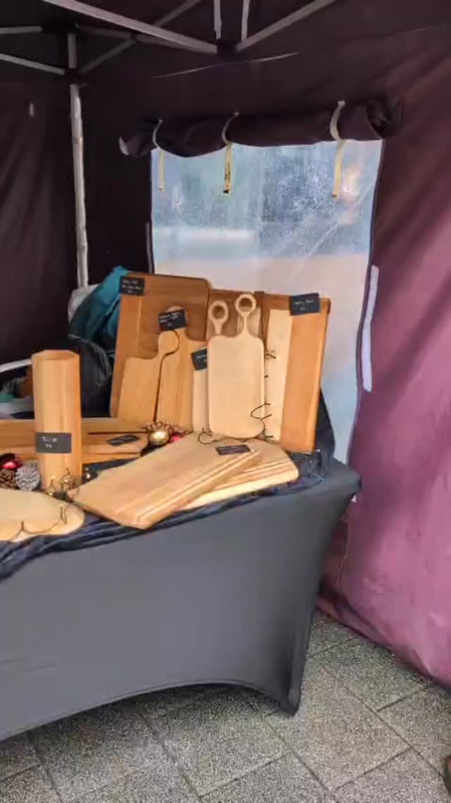 Thank you for having us @herefordmarkets What a day!
Thanks to all who purchased from us.
We're back on Friday 12th December 2025. See you there!
#herefordchristmasmarket #herefordmarket #woodworking #carpentry #christmas2025
