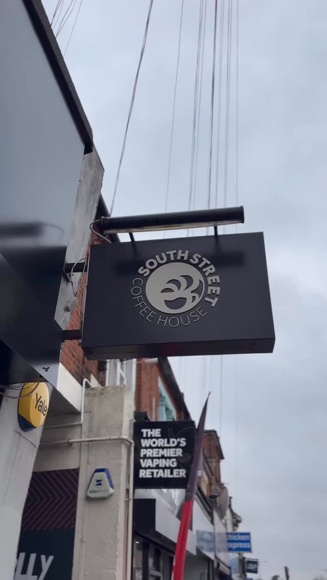 Today weโre at the lovely @southstreetcoffeehouse helping them sparkle with Christmas decorations.
This Saturday, Southchurch Road in Southend-on-Sea is the place to be! Local businesses are coming together to host a community Christmas celebration. And right here at South Street Coffee, theyโll be hosting Santaโs Grotto! ๐
โ๏ธ
Bring the whole family, support amazing independents, and enjoy a mince pie & a speciality coffee with Santa. Letโs make it a December to remember!
#yoursouthend #SouthendOnSea #LocalBusiness #ChristmasInEssex #visitsouthend