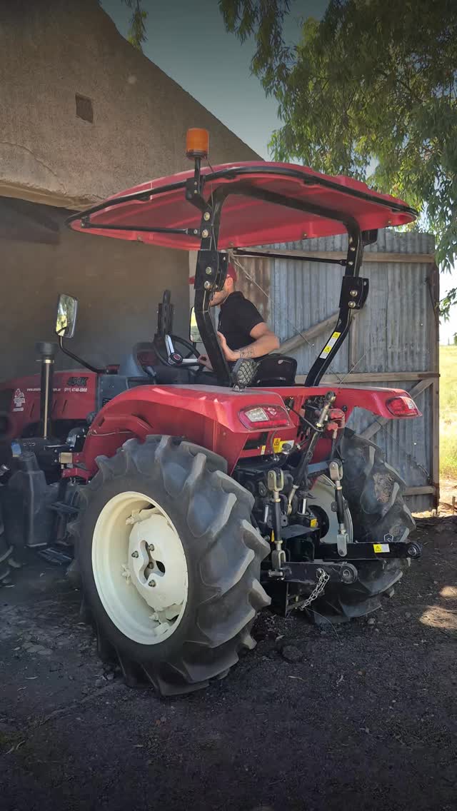 Servicio posventa a campo
Así le realizábamos el primer service a un tractor Chery RK404 en la localidad de Tornquist, propiedad del cliente Christian Fleurquin