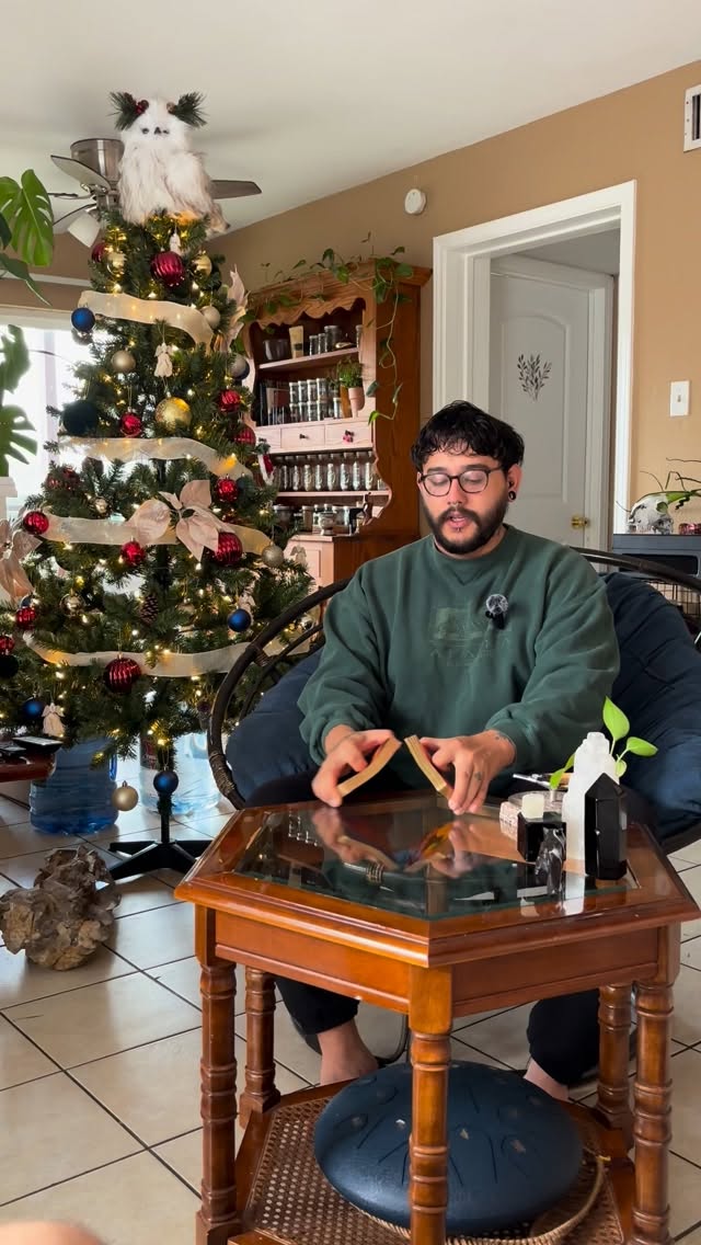 Get yourself a “Year Ahead” reading this Thursday at Natures Treasures!!! (@naturestreasurestexas ) I’ll be set up from 11am-5pm, dm to prebook. This reading is designed to bring clarity and grounding to the year ahead, setting you up for success and pin pointing distinct energies you’ll be encountering in 2026.
🌀$60, 30-45min🌀
Together we will look into the overall themes for each month and for the entire year. Readying you for the coming adventure.
Virtual/distance session are available online now at solandroot.com (link in bio). If you’d like to gift this reading to a friend purchase “Gift a Year Ahead” on our virtual metaphysical shop. 🪨
w/ luv
Sol & Root Wellness ☀️🌳
#austintexas #metaphysicalshop #newyearsresolution #psychictarot #newyearnewyou