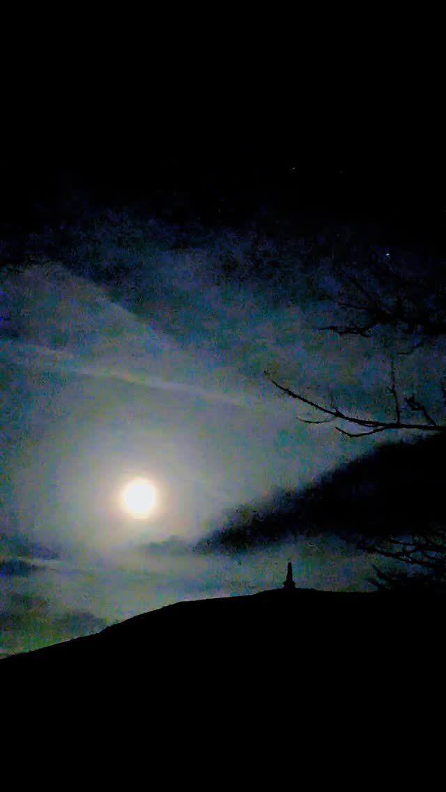 Moon...... #dreamsymbols #dreamweaver #dreamimages #dreams #massageforwomen #massagehebdenbridge #massageforpainrelief #massagetherapist #massageforanxiety #massagefortrauma #hebdenbridge