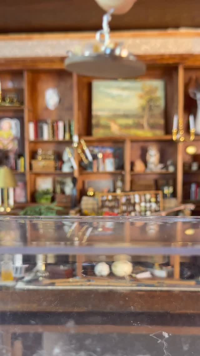 Shop this and other super awesome tiny treasures in my latest estate auction happening right now in my eBay store. Bidding ends Sunday at 7 PM ET. Don’t miss out on this you guys! #Dollhouse #Dollhouse(miniatures) #CheesePlatter.