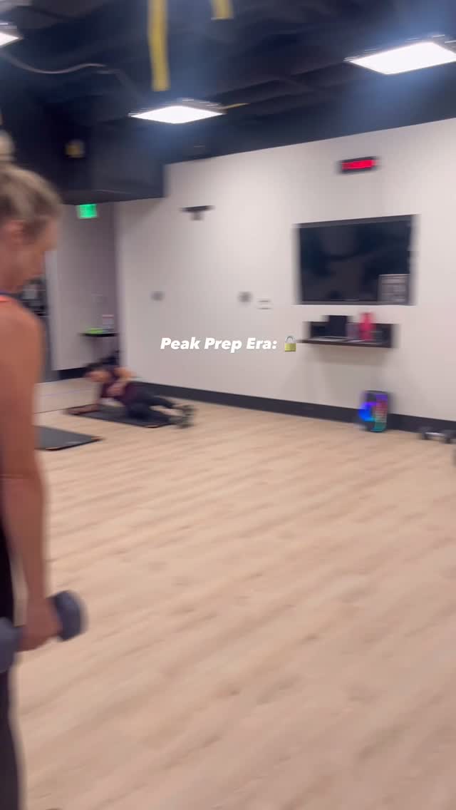 Six weeks in 30 seconds 💗
That’s a WRAP. These babes showed up and showed out for Peak Prep🎿🔥 Six weeks building power, precision and flow.
It was such an honor to train and get to know these badass babes! The best part of being a trainer is not only leading women to confidence and strength, but the community that it forms. 💕
Now, if it would just snow… 🤔
#peakprepera #ski #performance