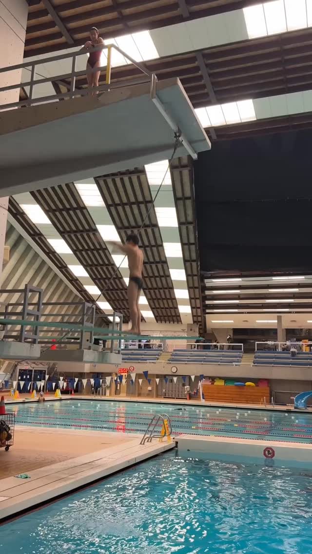Back at our home pool, VAC, and it feels so good! 💦
Thank you to the incredible VAC staff for working so hard to reopen safely. We’re grateful to be back!
#VAC #BackInTheWater #ThankYou #idivevancouver #springboarddiving #platformdiving #bcdiving #vancouversports #teamidive #vancouveraquaticcentre