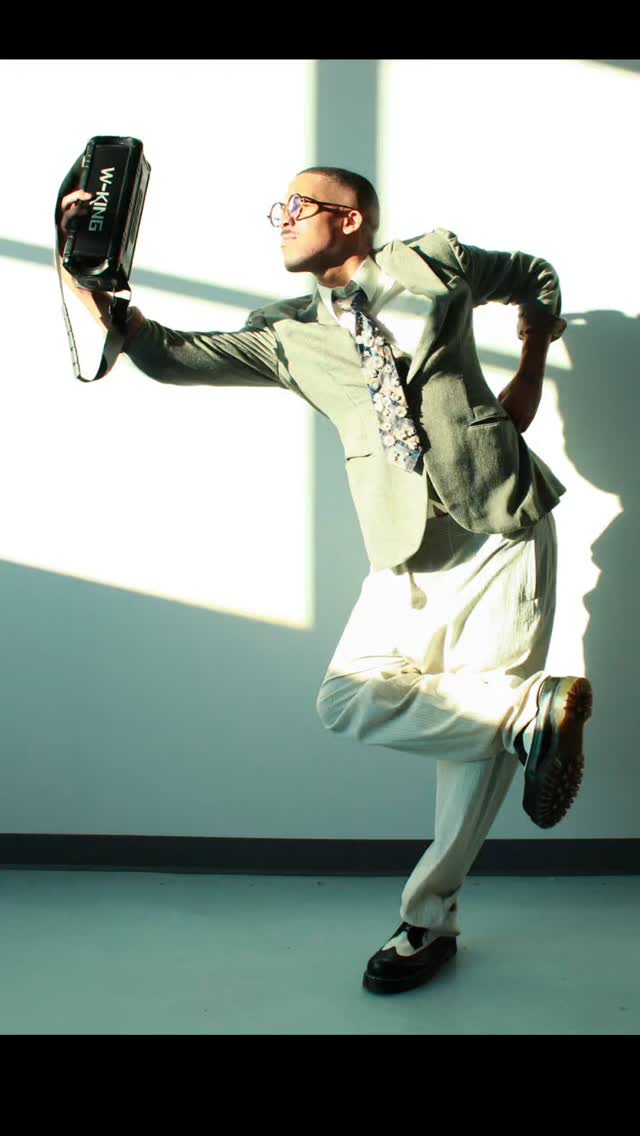 A few of our favorite shots as we wrap up 2025 😎
Thank you to every photographer, model, MUA, videographer, etc that made our clothes come to life! We're so grateful for your artistry 🙏🏽💕
📸s by: @yhimagesphotography513 @_sha.rogers_ @nathaniellee_photography @nathanaelreecephotography @picturemein513 @jennavetraorephotography @doublea_vision
#2025wrap #collaboration #favoriteshots #amalinecollections