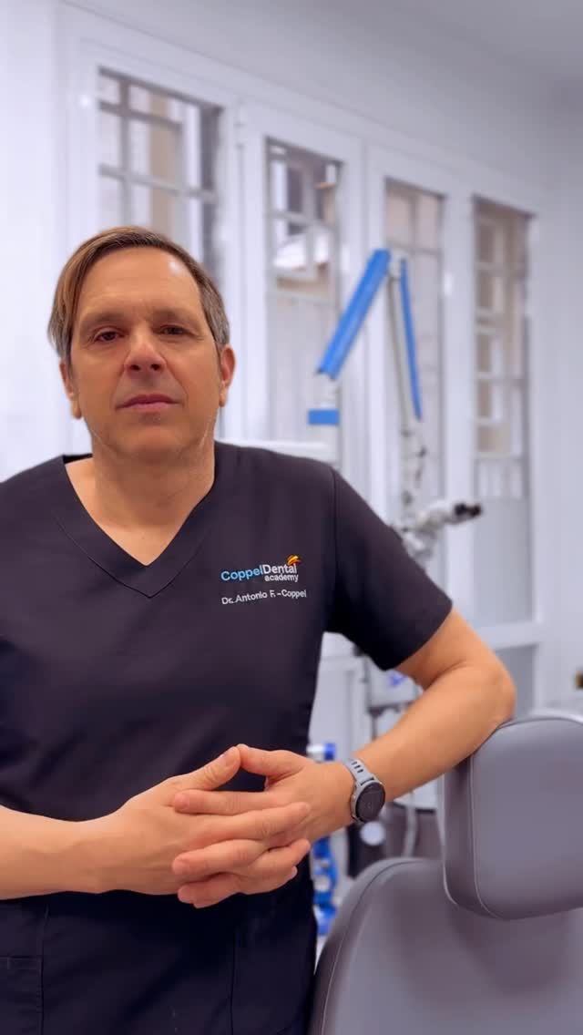 Muchas cirugías que realizamos podrían haberse evitado con una simple revisión anual.
Encías que sangran, caries que se van dejando… y cuando el paciente llega, ya no hay otra opción que extraer la pieza.
👉🏻La prevención no es un detalle: es lo que marca la diferencia entre conservar un diente o perderlo.
📞 Teléfono 913100723
🤳🏻 Whatsapp 651405909
✉️ info@coppeldental.com
📍C. del Monte Esquinza, 24, Chamberí, 28010 Madrid