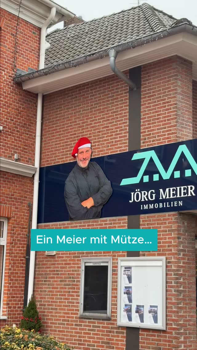 Weihnachtsstimmung in Uelsen und ich bin voll dabei! 🎅😄
Meine XXL-Version draußen hat jetzt auch eine Mütze bekommen… oder besser gesagt gleich beide.
Kann ja keiner sagen, ich würde mich nicht ins Zeug legen.
Wenn ihr vorbeikommt: einfach zurückwinken. Ich seh euch. 😉
📍 Am Markt 14, Uelsen
📞 0172 9507551
✉️ moin@joerg-meier-immobilien.de