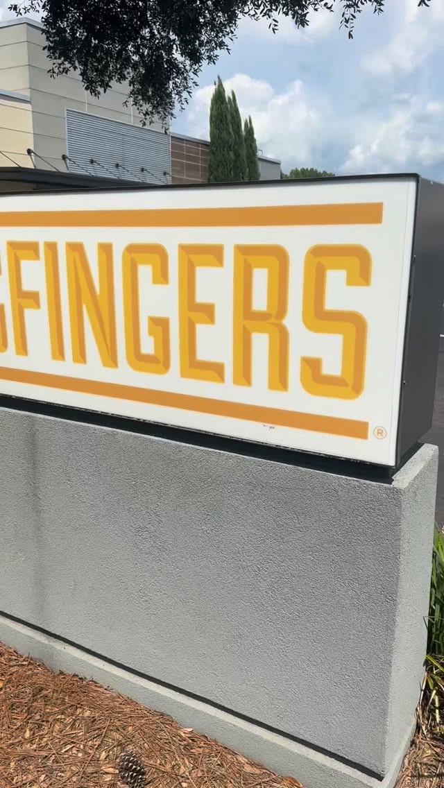 A full tour of Wingfingers: the flavors, the favorites, and the vibes ✨
#wingfingers #alabamafood #bestlunch