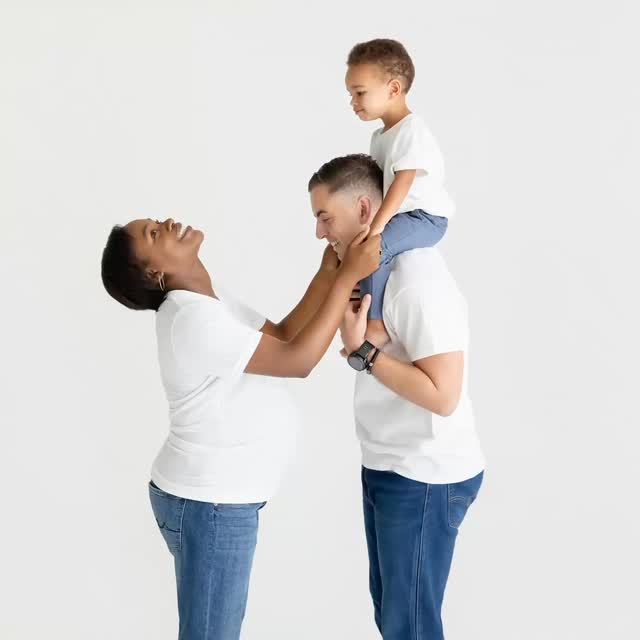 Maternity Photo Studio Session #Fallminiphotoshoot # fallminiphotosessions # familyoutdoor #maternityphoto #Fallphotoshoot #holidaysession #Sugarbaby #SugarbabyStudio #SugarbabyPhotography #SJPhoto