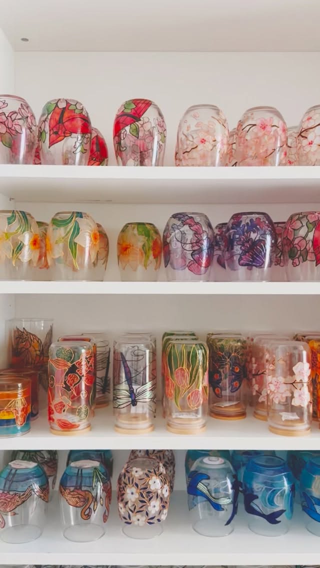 My heart is so full!!! Every stop at my booth, every purchase, every Instagram follow, every kind word — I felt it all. Thank you to all those who stopped by our booth at the Georgetown Christmas Stroll, @marketsformakers and @ohwhatfunatx this past weekend. A special thank you to those who made the trip just for my work. Your love humbles me every single time. 💛 Feeling beyond grateful today 🙏🏽
#marketweekend #boothlove #craftfairlife #austinmarkets #texasmakers #localartistry #handmadeintexas #fallmarkets #holidaymarkets