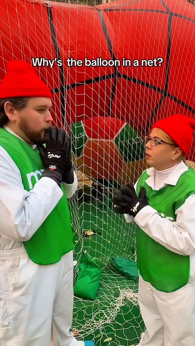Why’s the balloon in a net? Cause it growled at me. Happy Thanksgiving and thanks for watching (or at least trying to watch us) during the Macys Thanksgiving Day Parade! 🦃⚽️✨#macysthanksgivingdayparade #macysparade #thanksgivingdayparade #nyc #thedapperdanielle