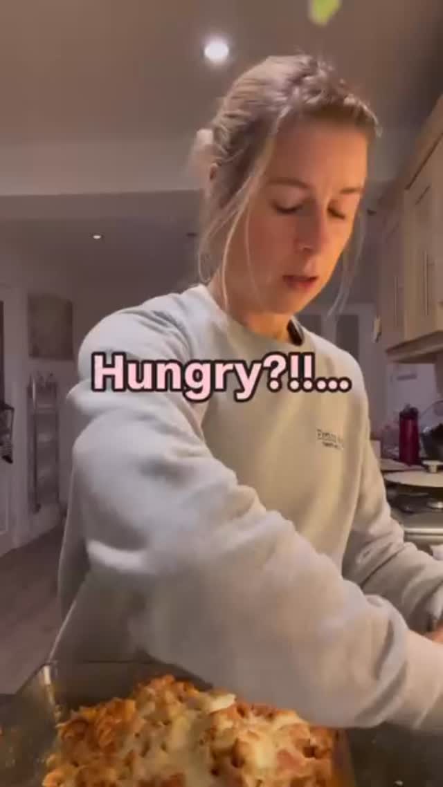 🍽️Hungry?! Hang on a sec…👇🏼
Our body release the hormone Ghrelin to signal to our brains that our stomach is empty - sometimes accompanied by a rumble too.
It’s important to listen to our body’s signals,
BUT, common sense and knowledge of nutrition is needed too.
👇🏼A few things to be aware of:
⚠️The production of Ghrelin can be heightened when we’re tired - sleep deprivation and interfere with hormone functions
⚠️Ghrelin levels can rise when we’re trying to lose weight - making us hungry and wanting to eat. If we reduce our overall calorie intake (even by just a little), our body tries to signal that we’re not getting what it’s used to (survival technique that doesn’t serve us well anymore!)
⚠️People with obesity have low levels of Ghrelin - resulting in an imbalance of the hunger/full signals
🤪Unfortunately, we can’t always rely on our hunger cues.
Try to make healthy choices about:
WHAT YOU EAT
HOW MUCH YOU EAT
HOW OFTEN YOU EAT
Slow down and be mindful 😊
#hungry #hungercues #sohungry #ghrelin #weightlosstips #fatlosstips #helathyweightloss #healthyfatloss