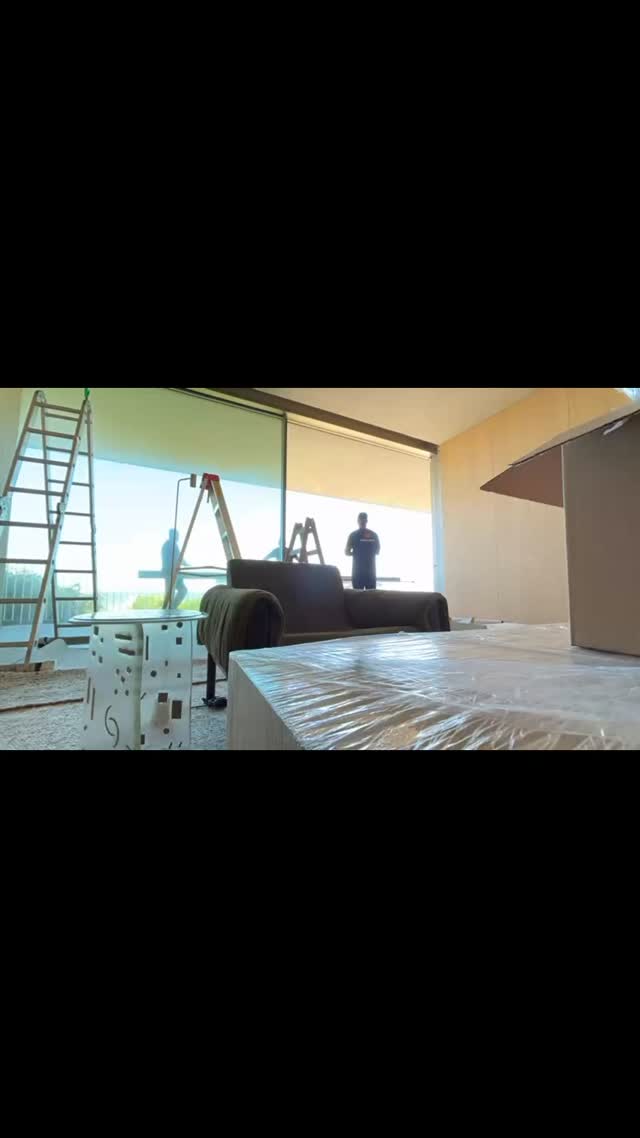 As cortinas são como uma moldura para esse quadro vivo. 💙🌊
Instalação Arthur Decor com equipe especializada,
acabamento de alto padrão, precisão técnica e tecidos de alto desempenho.
Porque cada vista merece o enquadramento perfeito.
Fale conosco e encontre o seu: @arthurdecor
#arthurdecor #arquitetura #windowstreatment #vistasincreíbles #luznatural☀️