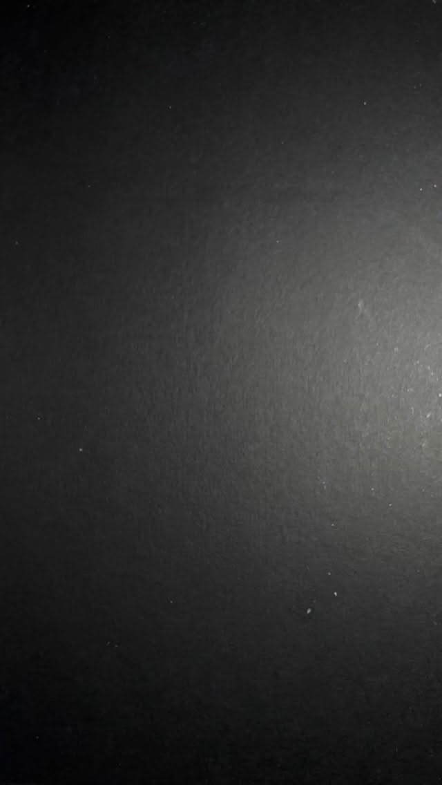 ✨ Nouvelle mini-collection TWILIGHT chez @shoplilicreuk ✨
Prépare-toi à plonger dans une ambiance mystérieuse et envoûtante…
Le 7 décembre, trois nouveaux vernis semi-permanents font leur entrée : Jacob, Edward et Bella.
Une petite collection… mais un effet cat eye puissant qui ne laisse personne indifférent. 🔥
🌑 Jacob – un cat eye marron profond, intense et hypnotique.
🌫️ Edward – un gris blanchâtre doux, saupoudré de micro-paillettes holographiques pour un éclat délicat.
🌲 Bella – un sublime vert sapin, vibrant et magnétique.
Leur petit secret ?
Ils se posent aussi bien sur une base noire que sur d’autres couleurs :
tu peux jouer avec les fonds, alterner les reflets, créer des profondeurs différentes… bref, laisser parler ta créativité ! 💫
Et ce n’est pas tout…
Le 7 décembre marque aussi l’arrivée de GELS ! Je les attendais de pied ferme et je pense vous aussi 🤩
Mais ce n’est pas tout, il y a aussi un réassort de références que vous ne voyez plus sur le site qui sont revenues en forme ! Reformulé sans TPO ni HEMA pour une composition au top, tout en gardant une qualité exceptionnelle. 🤍
✨ Une sortie attendue.
✨ Trois vernis fascinants.
✨ Une collection inspirée de l’univers Twilight… prête à te faire briller.