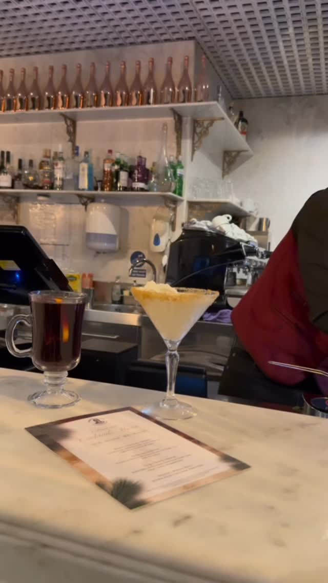 Have you tried our delicious holiday special cocktails?🍸
Introducing our Ginger Bread Martini 🤩🤩 A must try!