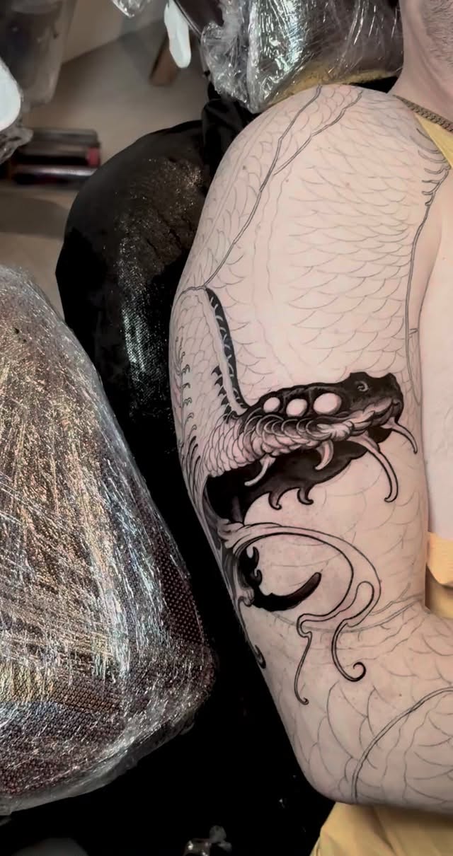 This Thanksgiving, I’m grateful for the stories you trust me to turn into skin-deep memories. I love the slow, collaborative part of the process — swapping ideas, sketching, then watching a design find its home on you. 🖋️🖤✨🍂
#SeattleTattoos #CustomInk #GratefulInk #JoseNeedlesTattoos #Joseneedles #Rentontattoos #bng #Blackandgreytattoo