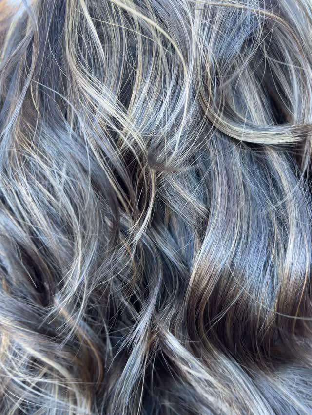 Lovely glam session with a lovely lady✨
Artist - Sam💛
#prizmsalonsf #dimensionalhighlight #trusttheprocess #naturallighting #bestofsantafe