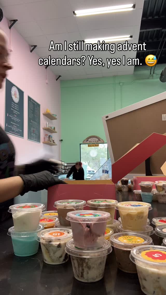 Thankful for all the procrastinators… it’s me, I’m the procrastinator 👋🏼 but seriously, I’m still making these. LMK if you still want one you slacker 😉 #icecreamqueen #icecreamaddict #icecreamtime #icecreamconvos #icecreamislife #icecream #icecreamlover #content