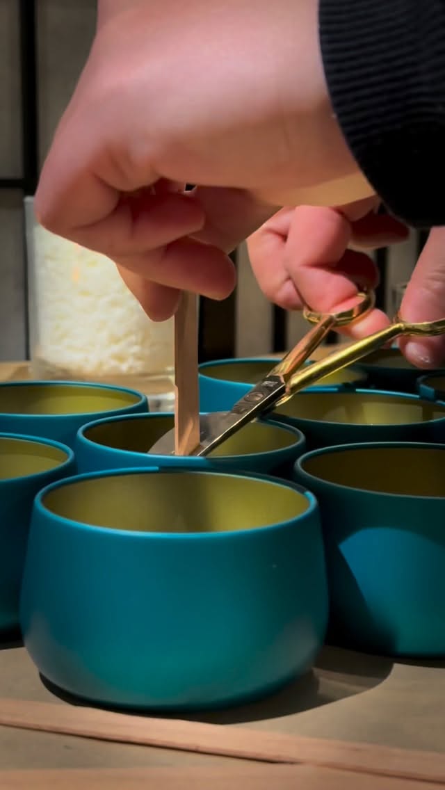 Handmade with love. #arnacandles
Arna Candles | Light, Enjoy. Refill
#handgegosennekerzen #handarbeit