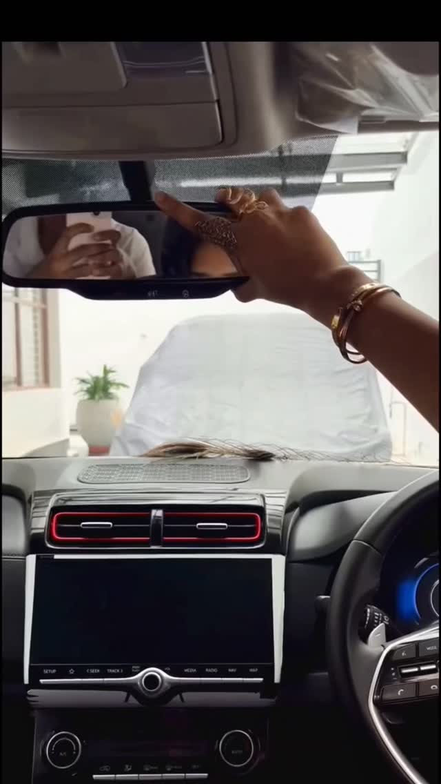 Timeless. Effortless. You #everydayjewelry #elevatedbasicjewels #accesorios