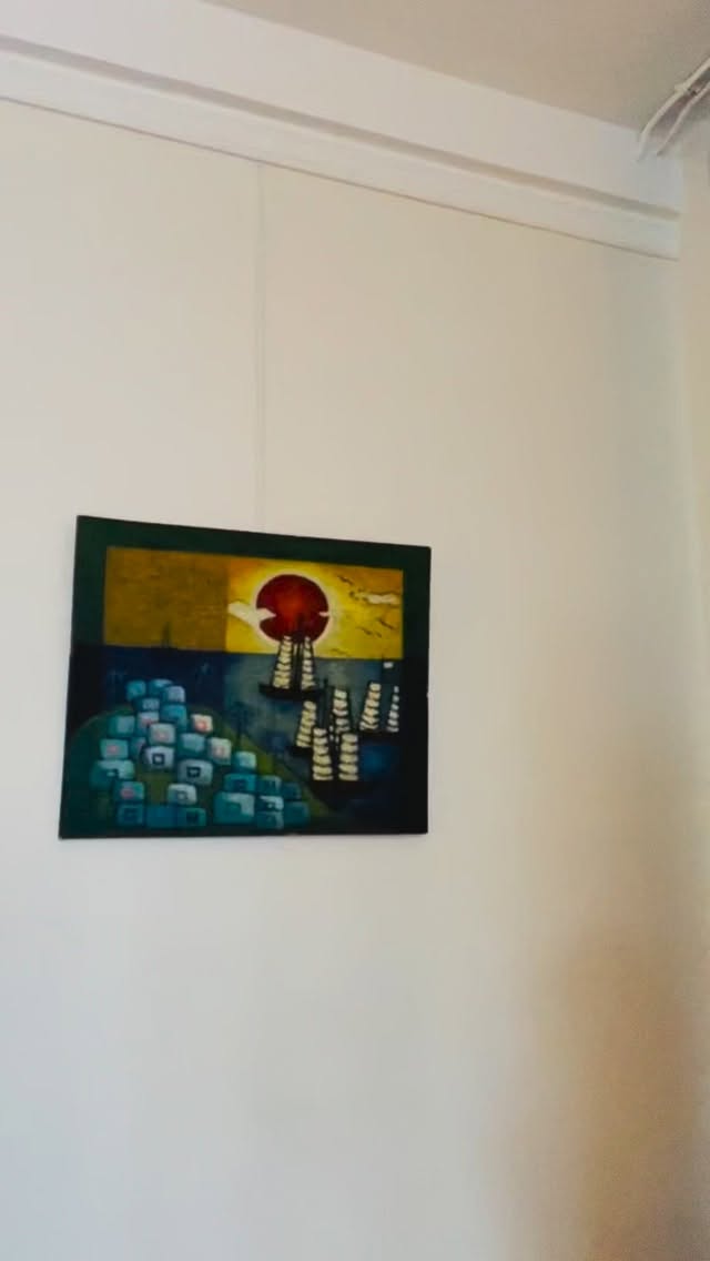 #offrezdelart
Samedi 6 décembre Portes ouvertes jusqu’à 17h30
Venez découvrir notre sélection de peintures, estampes, dessins, photographies, sculptures à l’occasion des fêtes de Noël
Focus sur cette peinture de Meyer Lazar
Meyer Lazar (1923-1995)
Mon petit village
Huile sur toile
Titrée, signée et datée 1956 au dos
54 x 65 cm
Prix : 650€
Meyer Lazar (1923-1995), de son vrai nom Marcel Lazarovici, est un artiste-peintre roumain, israélien et français, né le 4 octobre 1923 à Galați, en Roumanie, et décédé en 1995. Il est parfois surnommé « le dernier peintre juif de l’École de Paris ». Élevé à Bucarest, il se passionne pour l’art dès l’enfance et fréquente l’École des Beaux-Arts. Son parcours est interrompu en 1941 lorsqu’il est interné dans un camp de travail forcé en Roumanie durant la Seconde Guerre mondiale. Après s’être évadé en 1944, il émigre en Palestine mandataire (futur Israël) et travaille dans un kibboutz avant de rejoindre les Forces de défense israéliennes, tout en continuant à peindre.
Animé par un fort désir d’expression artistique, Meyer Lazar s’installe à Paris. Son œuvre est profondément lyrique et se caractérise par une utilisation vibrante et expressive de la couleur, qu’il considérait comme de la « poésie ». Son style récapitule les grands mouvements post-cézanniens du début du XXe siècle, mêlant des influences expressionnistes, cubistes et fauves.
Il est célèbre pour ses paysages oniriques, ses scènes de la nature et ses thèmes bibliques
Ses œuvres sont exposées dans d’importants musées israéliens, notamment à Tel-Aviv et Jérusalem.
📍Toutes les œuvres sont visibles sur rendez-vous.
Collection Stéphanie Peyrissac et @geraldinegoldwaser
9 avenue de Lamballe 75016 Paris
☎️ +33 6 11 72 55 88
📧 contact@collectionstephaniepeyrissac.com
#collectionstephaniepeyrissac #ecoledeparis