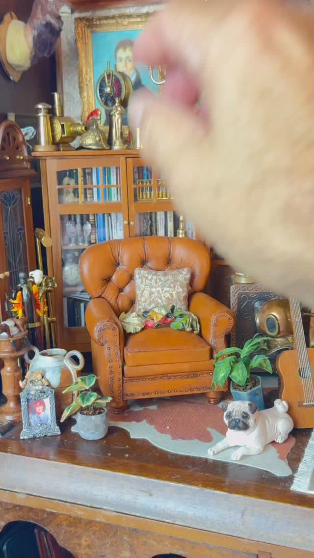 I cannot get enough of these gorgeous masks by Madame Reve @madamerevebynathalie delightful artistic and gorgeous. Swoon. #dollhouse #masks