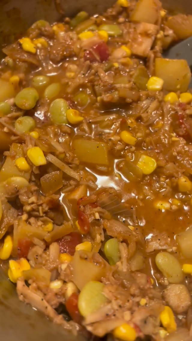 It’s the perfect day for a soup so I made myself some Brunswick stew! It’s so delicious and perfect for a snowy day!!
It’s also available by the quart on my online store!! Click the link in my bio to shop my online store!
#veganeatswithbri
#brunswickstew
#vegancatering
#veganbrunswickstew
#veganstews
#wintersoups
#snowdays
#rvavegan
#rvasmallbusiness
#rvavegans