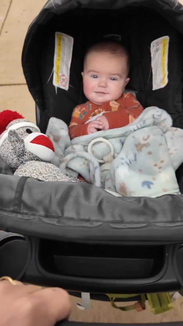 So many people give advice and tips about flying with a baby, but honestly? It mostly comes down to the kid you have… you know them best. What works for one family might not work for another. That said, here’s what worked for Becks’s first flight ✈️🩵
1️⃣ Have a really good kid
(We are very privileged, fully aware, no notes)
2️⃣ Headphones were clutch
They kept him asleep during loudspeaker announcements. Every time they talked without them? Immediate startle wake-up.
3️⃣ Facebook Marketplace stroller/car seat combo
Bought cheap just for travel, checked it at the gate — worked out PERFECT.
4️⃣ First row seats = worth it
Extra space, easier in/out, and we could let him stretch out on the floor for a bit without worrying about someone in front of us.
5️⃣ What I’d do differently: less in the diaper bag. A few diapers, the basics. Packing that thing to the max just made everything feel more overwhelming.
6️⃣ Carrier thoughts at 5 months
Didn’t really need it through security, but it was super helpful walking off the plane so we had more hands.
First flight ✅ would do it again 🫶✈️