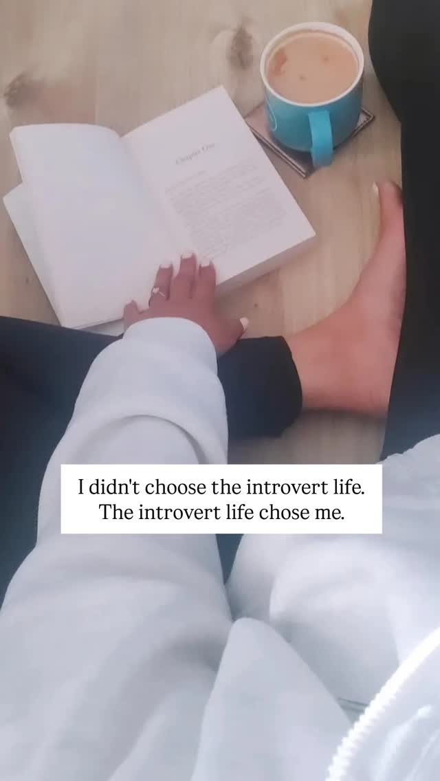 My kind of drama...
I didn't choose the introvert life.
The introvert life chose me.
😎
#peaceinbooks #introvertedreader #homegirl
