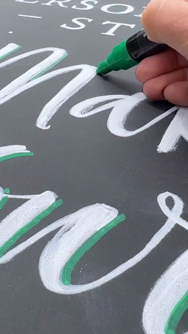 If you love lettering on real things like blackboards, mirrors, wood, windows and want to feel confident working on any surface, this is for you.
Our Signage Course starts 28 January, where we focus on design first: spacing, balance, contrast, and how to adapt your lettering to whatever’s in front of you.
Not just writing… but understanding why it works ✍️ #chalkboardsigns #poscapaintpens #signage