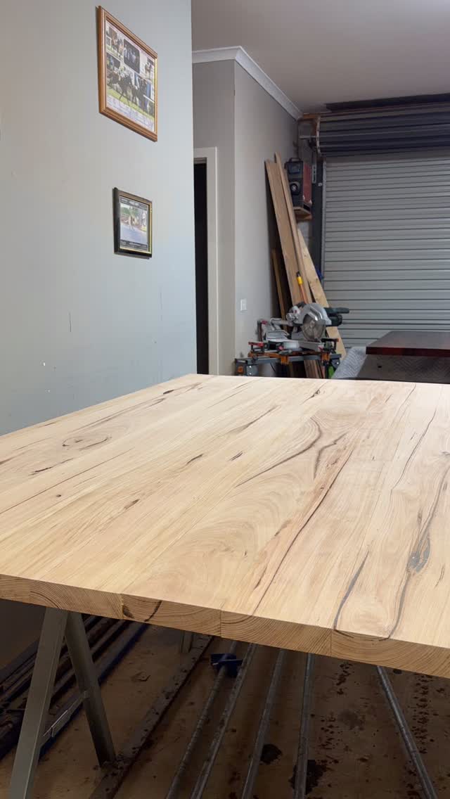 Quick bit of @westsystemepoxy filling all of the voids and imperfections on the big square table. It’s a messy job and doesn’t look great now but this will all be sanded up over the weekend and then we are on the home stretch 👌
.
.
.
.
.
.
.
.
#interiordesign #bespoke #customfurniture #furnituredesign #bespokefurniture #furniture #homedecor #diningtable #diningroom #ballarat #ballaratbusiness #ballaratsmallbusiness #ballaratinteriordesign