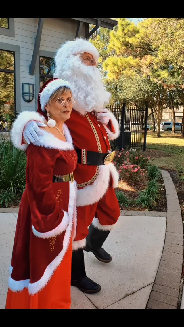 Come join us TODAY at the Summerwood Winter Festival! ❄️🎄
Bring the family, shop local, enjoy the music, grab some treats, and soak up all the festive vibes.
We can’t wait to see you out here! 🎁💙
16136 Hunters Lake Way
@summerwoodhoalifestyle
#lakehoustontx #atascocitaevents #humbletx