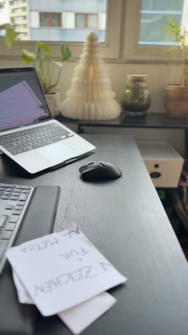 Manchmal braucht es nur ein Zeichen. Manchmal ein ganzes Team. Wir wären dann soweit. 🦊🚀
Content-Produktion, Social-Media-Betreuung, Workshops und Werbeschaltungen – alles rund um deinen Social-Media-Erfolg.
SOCIAL MEDIA AGENTUR
ONLINE MARKETING
SOCIAL MEDIA BETREUUNG
CONTENT PRODUKTION
#SocialMediaMarketing #AgenturAusgefuchst #socialmediamanagemen