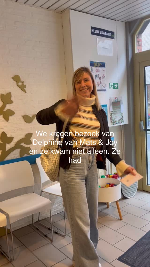 Deze speelmatten kregen we van @matsjoy_playmats en daar zijn we heel blij mee.
Ze bieden een zachte, veilige ondergrond om te spelen en te bewegen, maar ook om even tot rust te komen. Voor kinderen met ontwikkelingsstoornissen ondersteunen ze de motoriek en het lichaamsbesef, op een heel vanzelfsprekende manier.