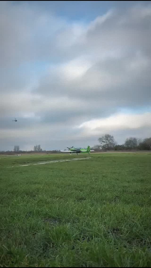 A brilliantly busy Saturday for the team with almost 200 movements!
Not bad for the depths of winter @shropshireaeroclub 😉
📹 @dandan.heliman
#bartonaerodrome #manchester #generalaviationlovers #manchesterbartonaerodrome #generalaviation