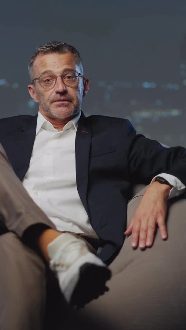 Feliz Natal e um próspero Ano Novo, são os votos da Energia Limpa S.A. Que a luz da energia siga iluminando seus sonhos e trazendo mais economia, sustentabilidade e conquistas em 2026.