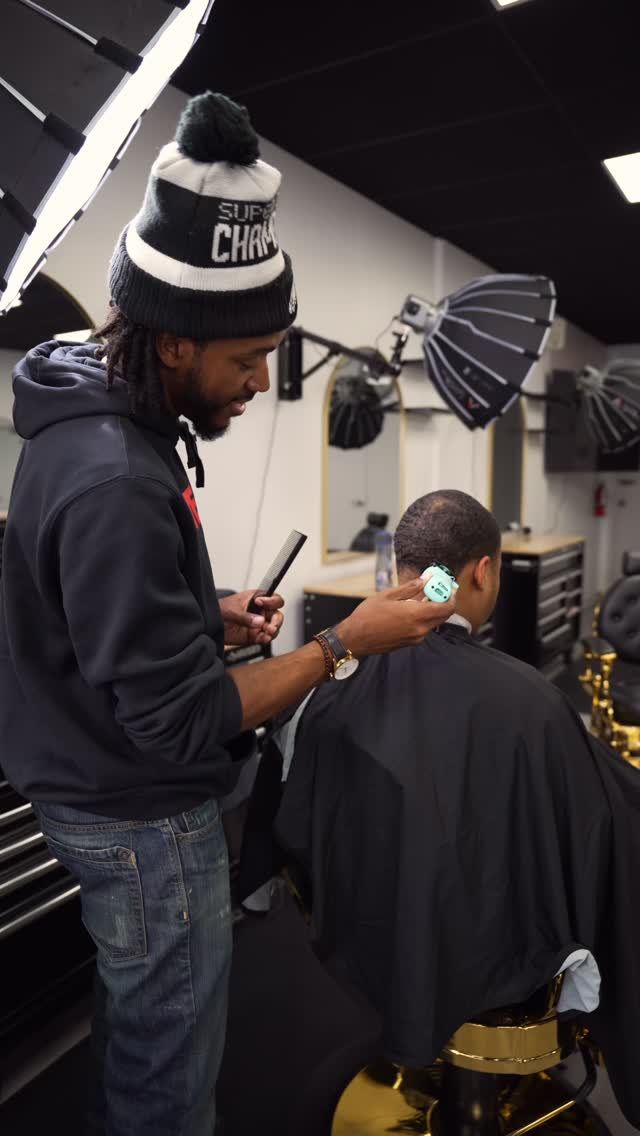 MEET MALIK 👑
If you want a cut that speaks before you do… he’s your guy.
Smooth blends, sharp lines, big confidence.
Book Malik and walk out feeling unstoppable.