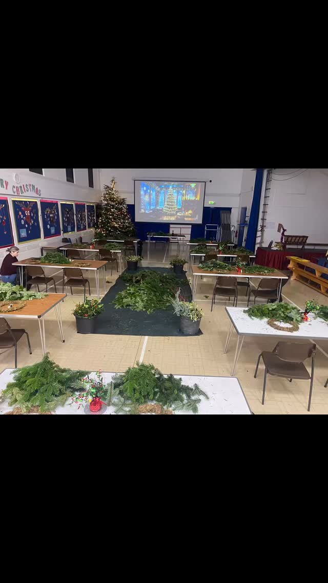 Last night was a collaborative event alongside @purpleheatherfloristry. We were delivering the wreath workshop for friends of Walkington School representing @bishopburtoncol. A fun night was had by all with some gorgeous wreaths made #florist #positivevibes #christmas #christmasdecor #positivementalhealth #workshops #floristryworkshop #itsnearlychristmas