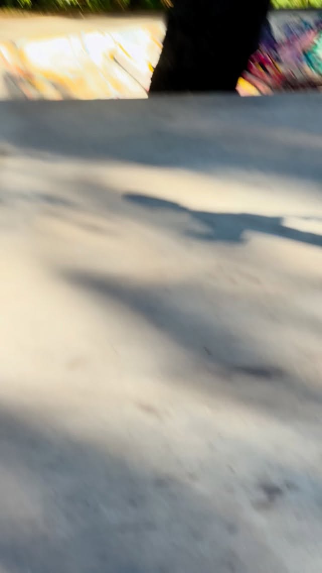 O skate recompensa quem insiste. Parabéns Gonçalo! Feliz em ver você evoluir, sem esquecer de se divertir 🤘🏽🔥🛹