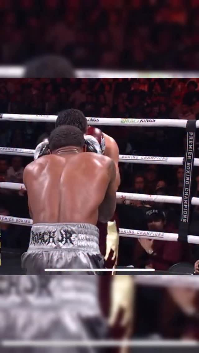 This right hand feint to left hook caught my eye last night 👀 …fun fight, I’m not even mad at the draw 👊