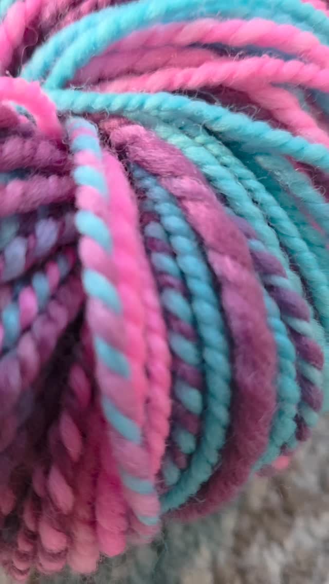 Pony - 184 yards of worsted weight merino wool in pink, blue, and purple.
https://sunriselodgefiberstu.etsy.com/listing/4414765648
#sunriselodgefiberstudio #spinnersofinstagram #handspunyarn #handspun #yarnmaker