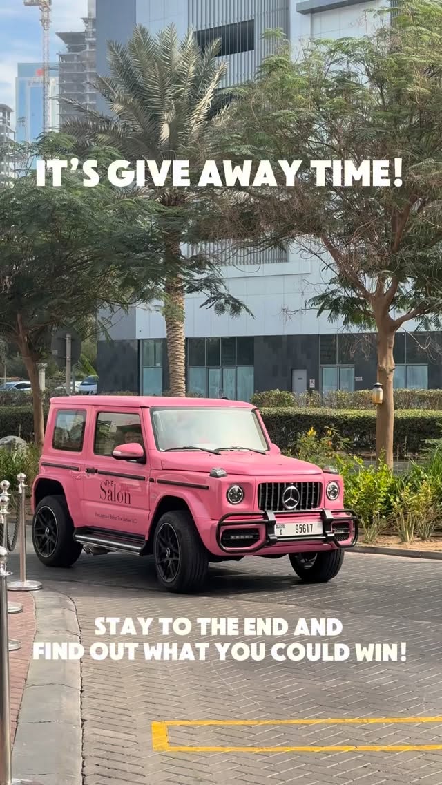 🎁🎀 GIVEAWAY TIME! 🎀🎁
Santa came early… and he brought PINK 💗
THE PINK RIMOWA SUITCASE ✨
Yes, it’s real. Yes, it’s iconic. And yes — you can win it.
HOW TO ENTER:
1️⃣ Follow @thesalondubai
2️⃣ Like this post
3️⃣ Comment “WIN” below
You’ll be sent an entry form via DM 🎅🎁
Santa’s already dropped it off… now it’s your turn 💕
Good luck ✨🎄
#TheSalonDubai #GiveawayTime #PinkRimowa #ChristmasGiveaway #DubaiGiveaway PinkChristmas WhereDubaiGetsReady